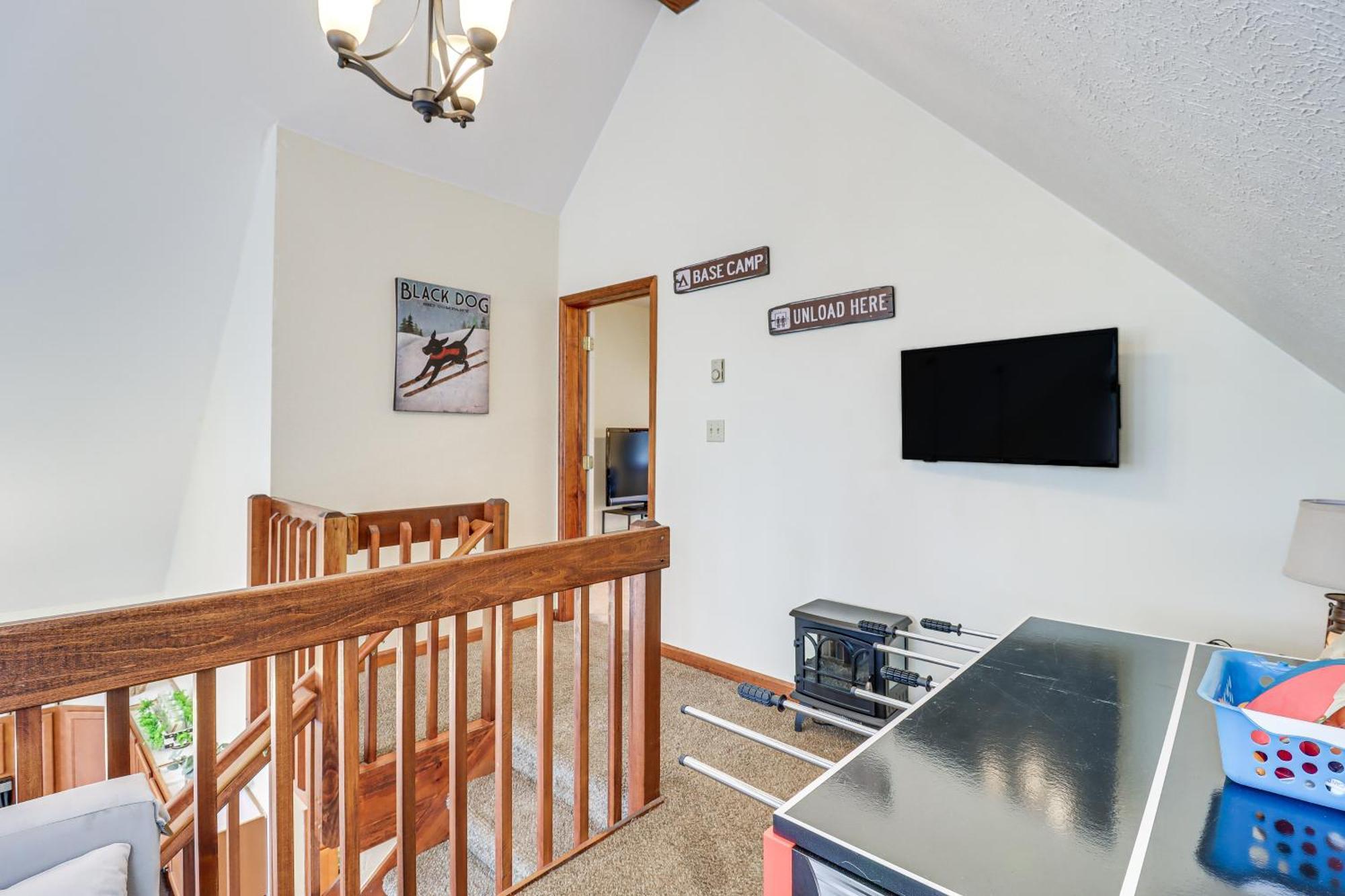 Serene Poconos With And Access! Albrightsville