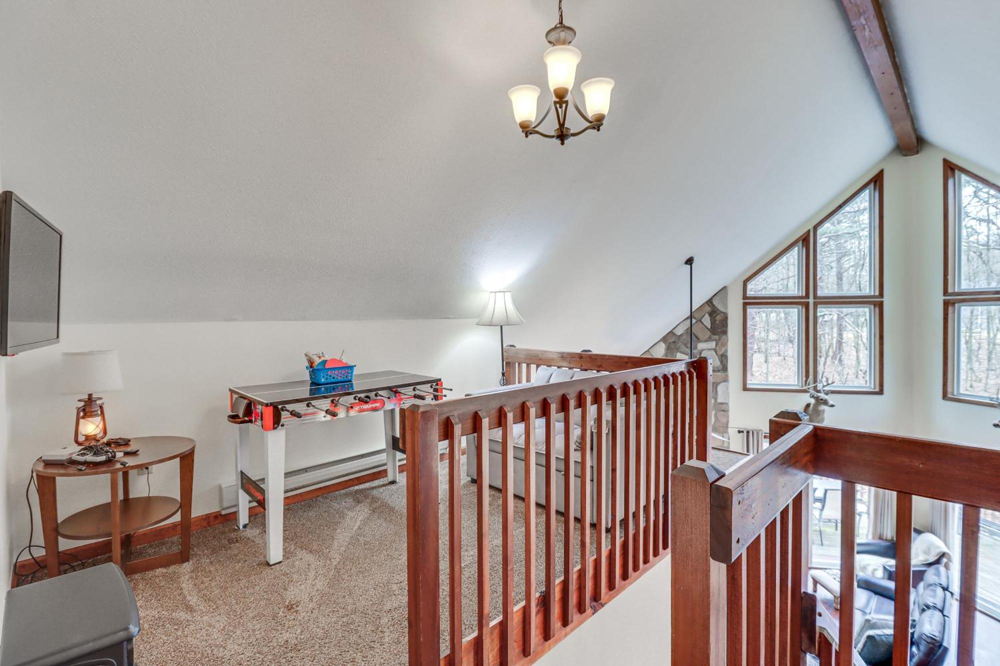 Serene Poconos With And Access!
